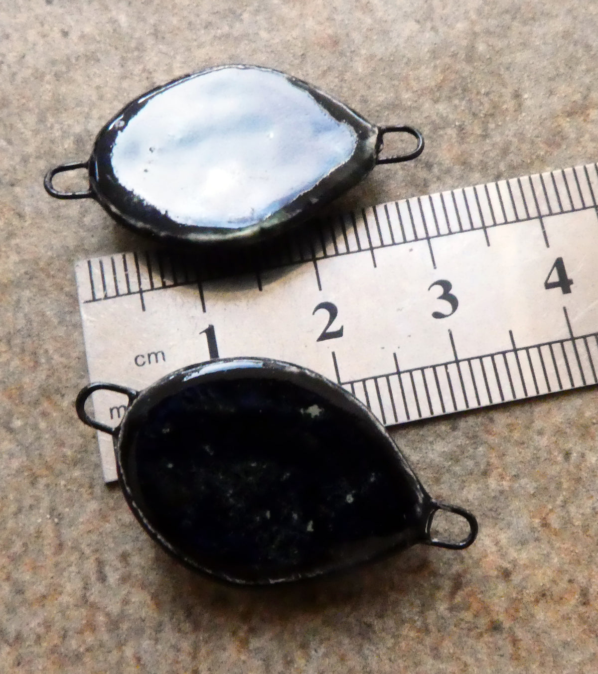 Ceramic Teardrop Moulded Connectors -#2