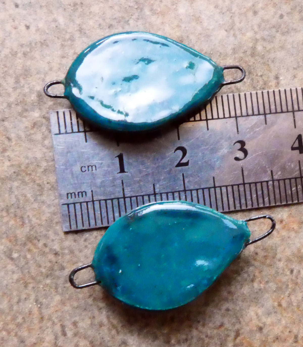 Ceramic Teardrop Moulded Connectors -#4