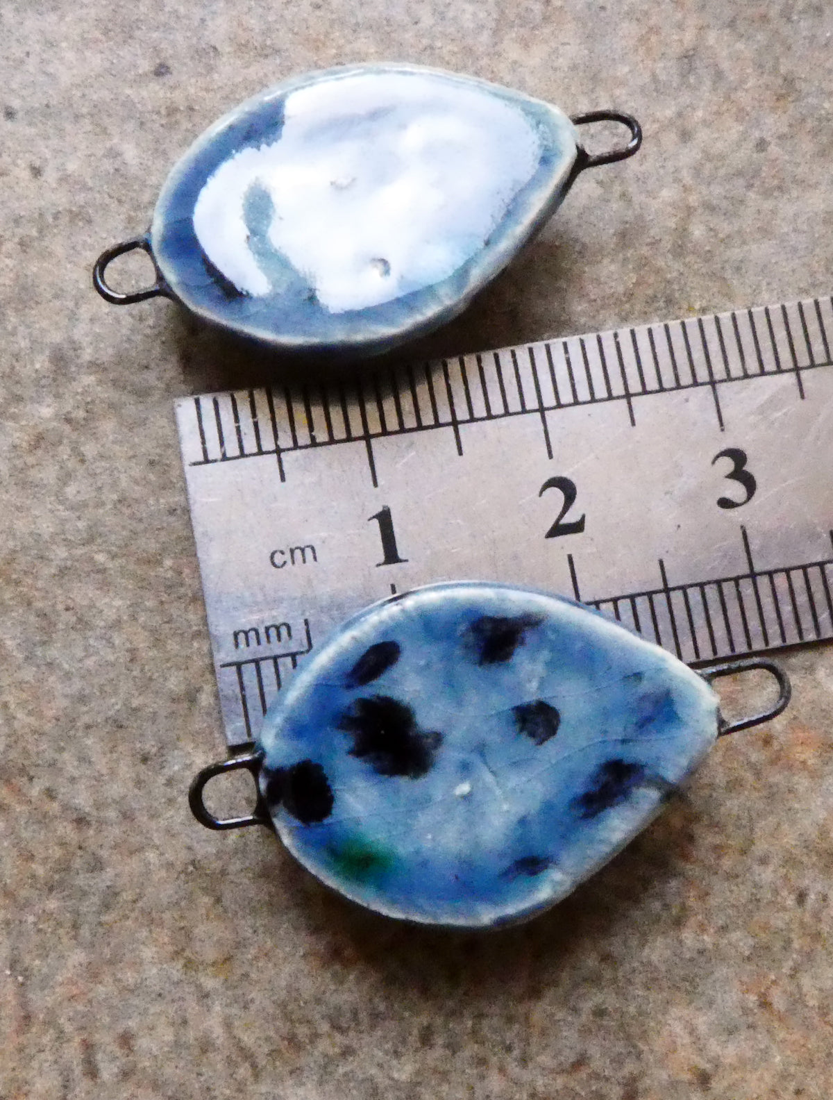 Ceramic Teardrop Moulded Connectors -#6