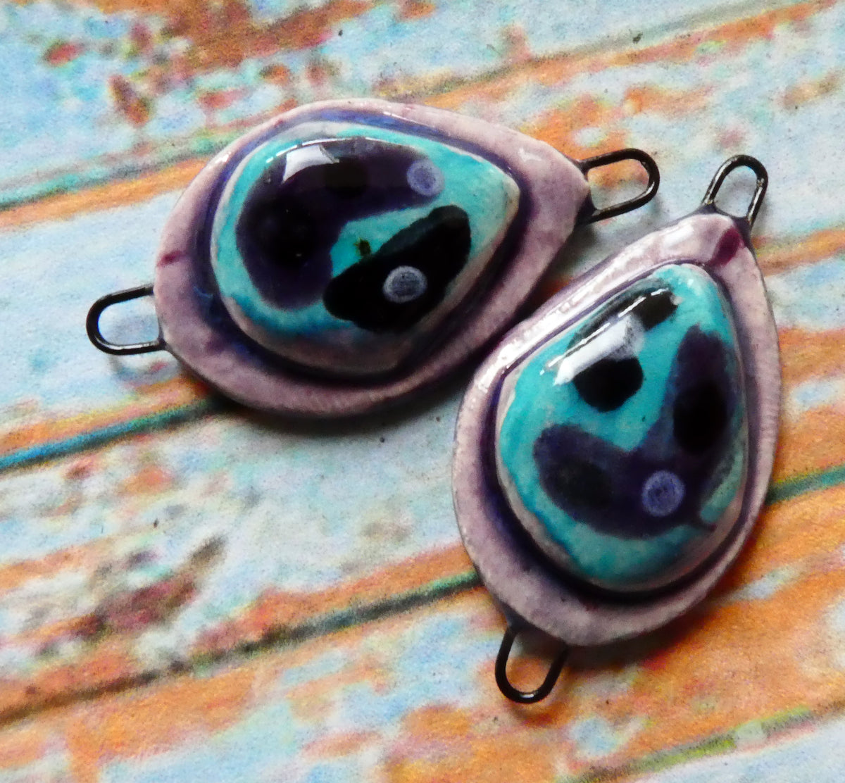 Ceramic Teardrop Moulded Connectors -#7