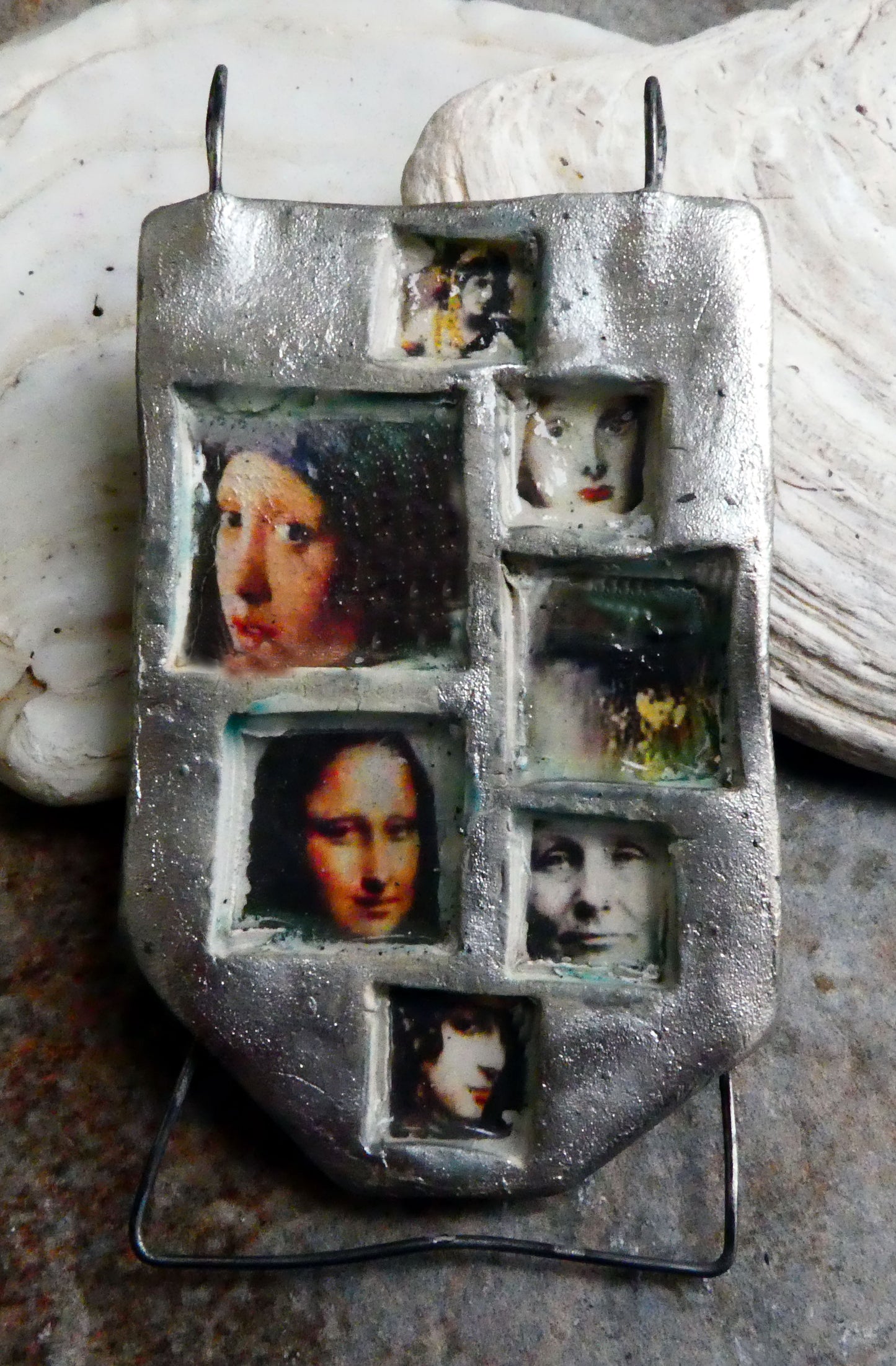 Ceramic Interesting Neighbours Connector Pendant