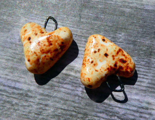 Ceramic Little Heart Drops -Pebble