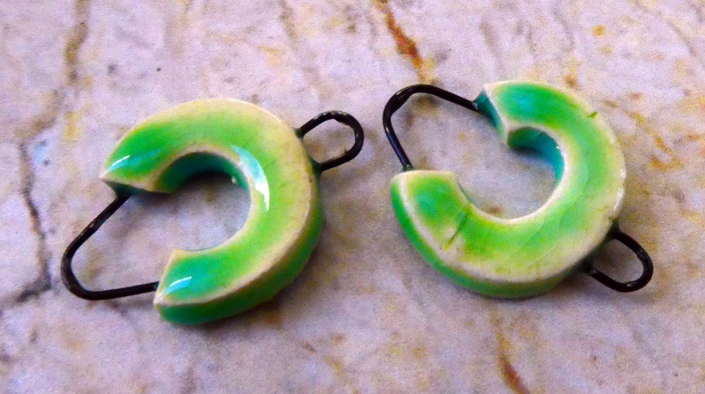 Ceramic Little Horseshoe Earring Connectors - Lime