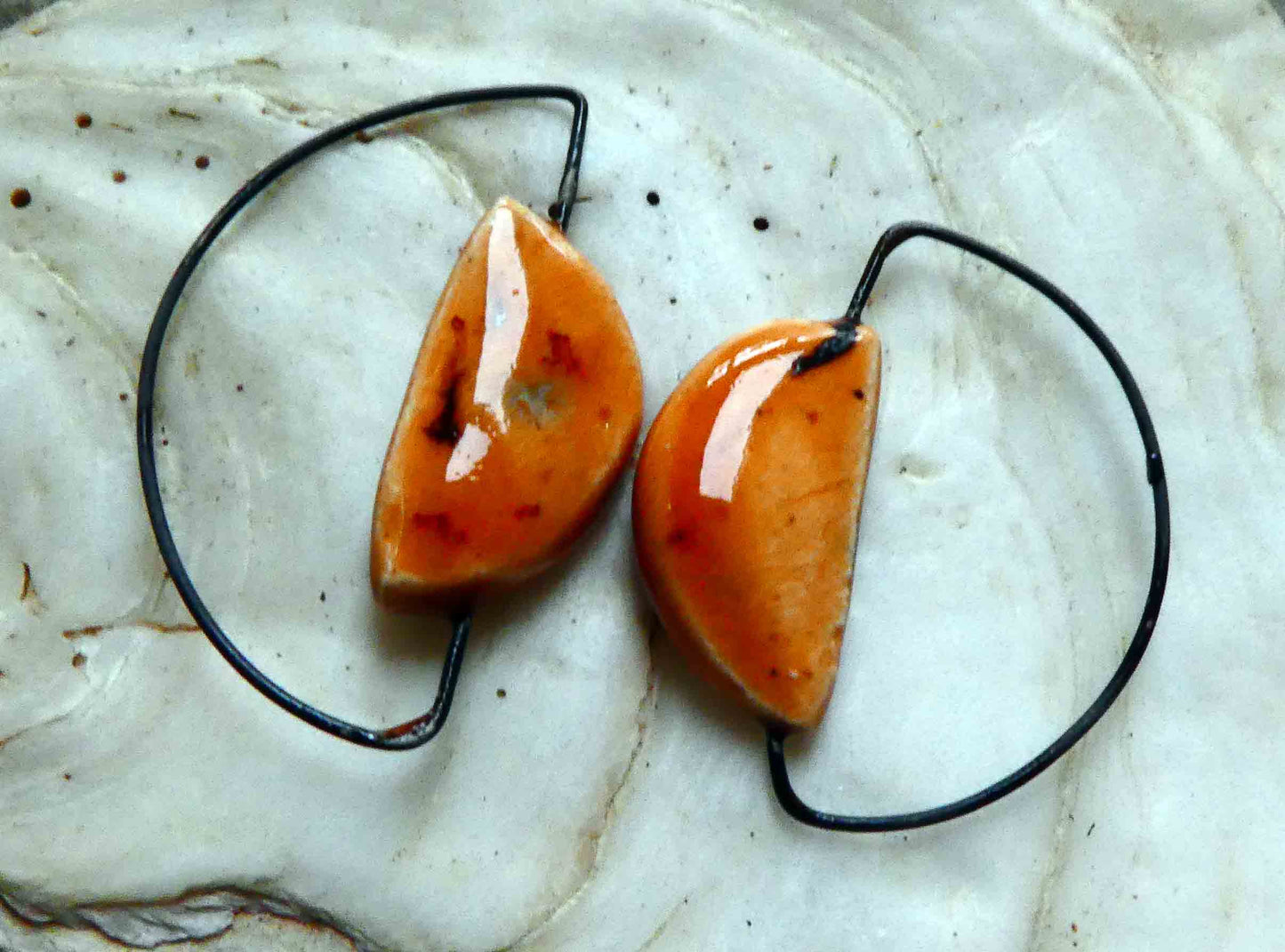 Ceramic Wiry Half Disc Earring Connectors- Oriental Caramel